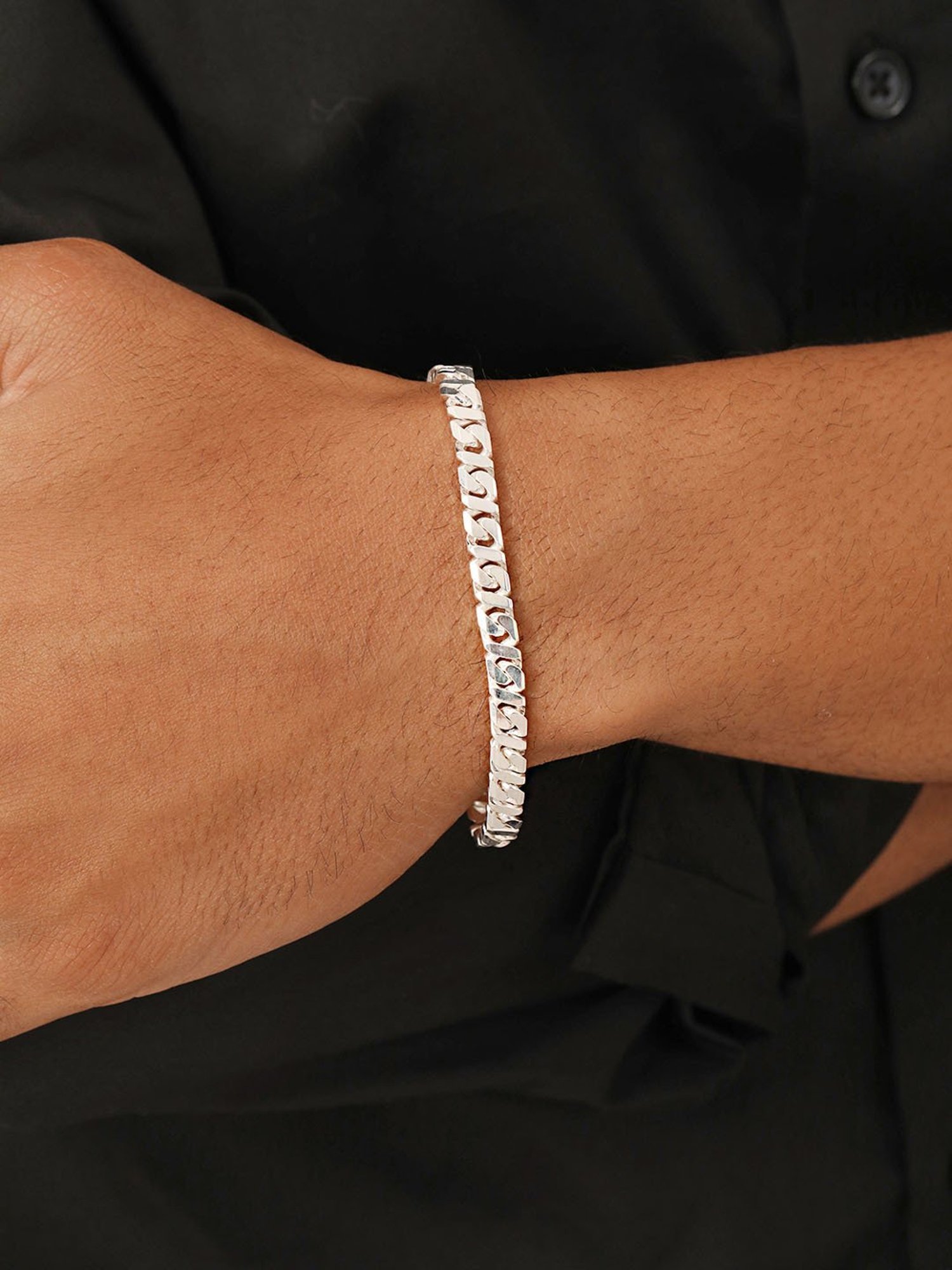 MP000000023893675_1348Wx2000H_