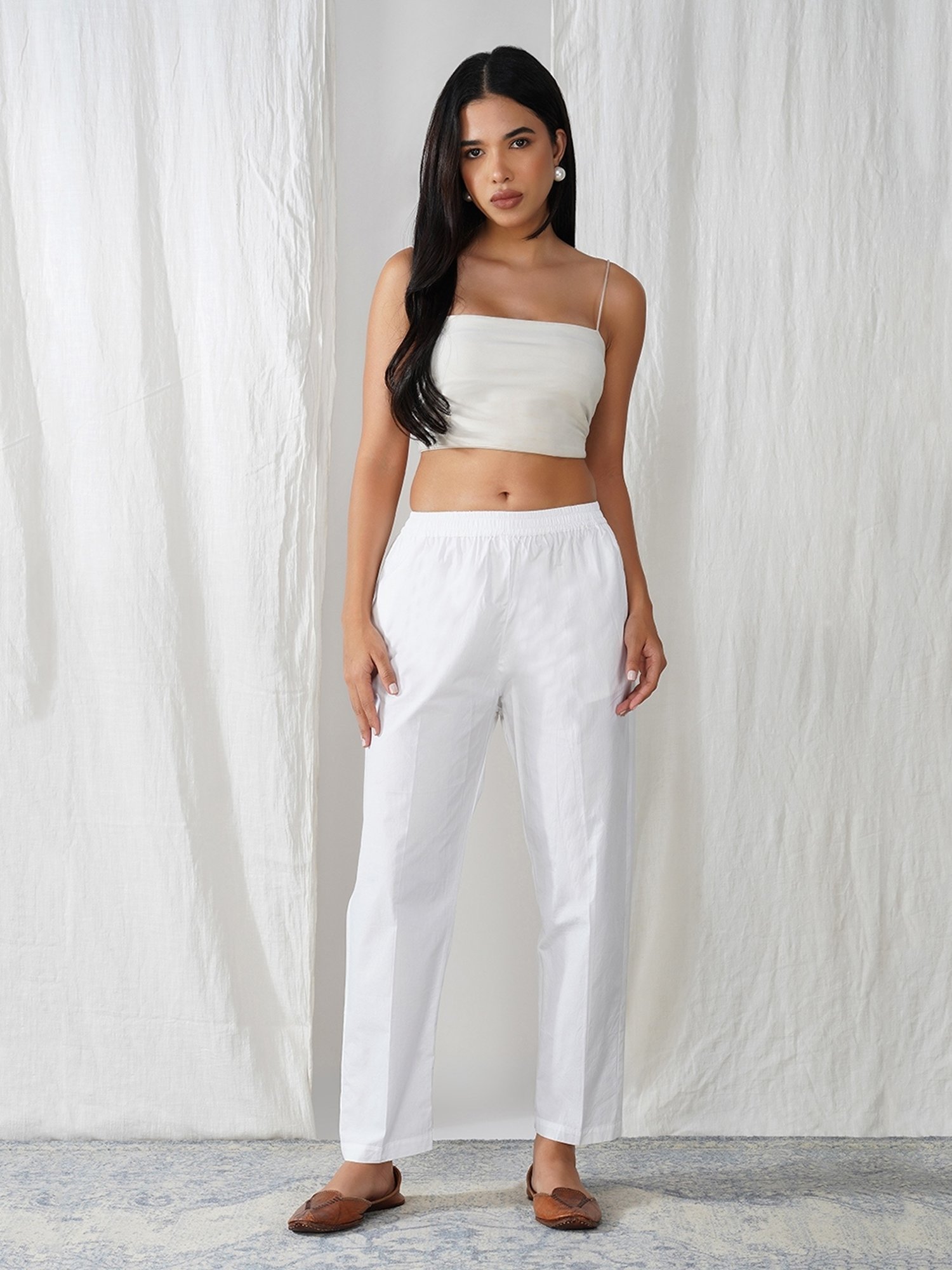 Zuri White Regular fit Solid Pants