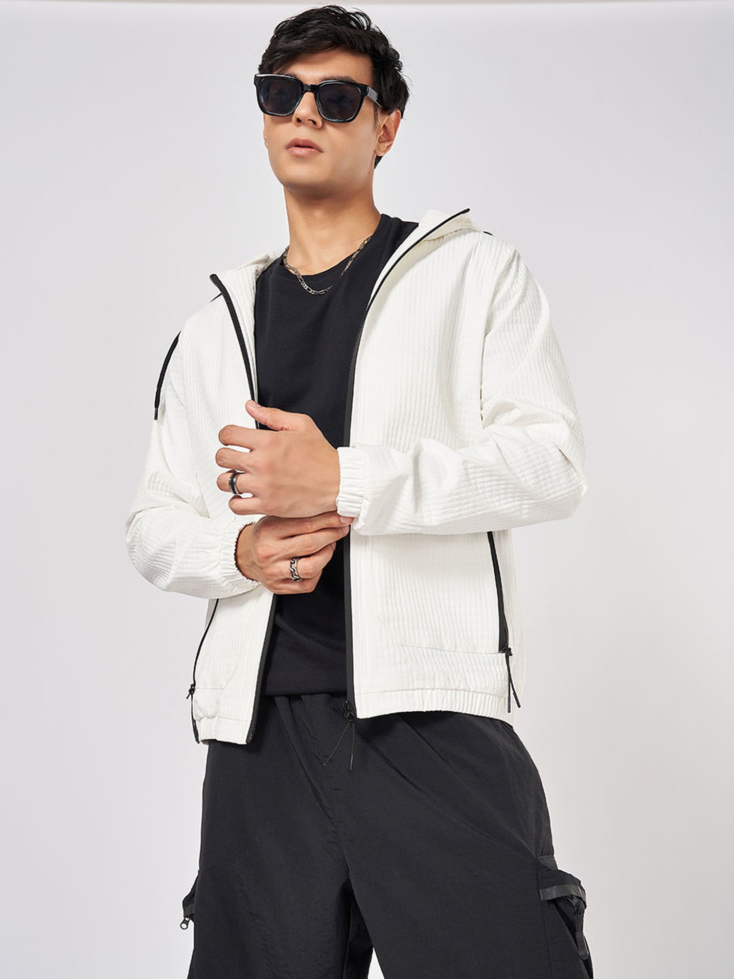 MP000000024030276_1348Wx2000H_