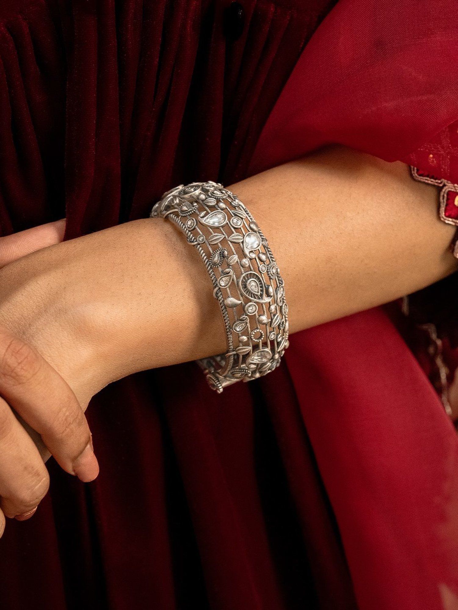 Buy Shaya 925 Oxidized Silver Chham Chham Bangle Online At Best