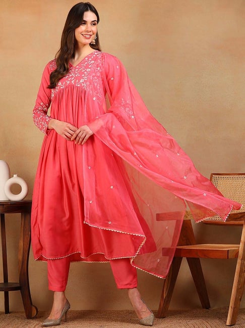 Vaamsi Peach Embroidered Kurta Pant Set With Dupatta