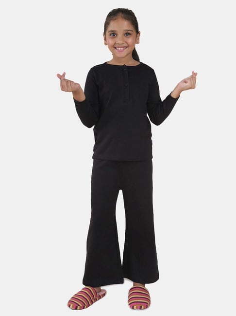 Kiddopanti Girls Black Cotton Solid Full Sleeves Night Suits