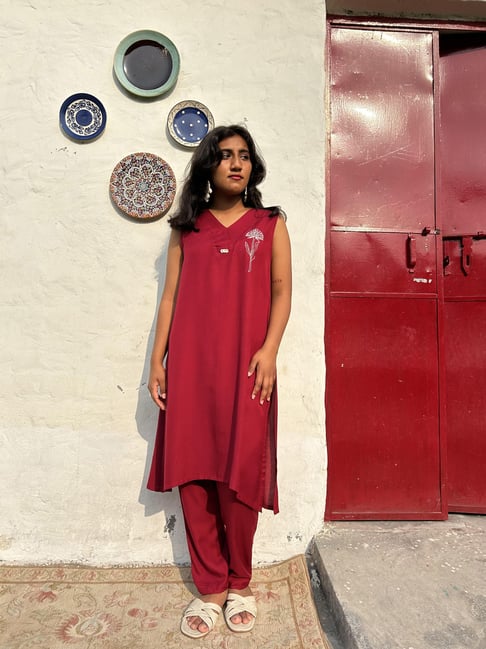 Zuri Red Embroidered Sleeveless Cotton Kurta-picture-12