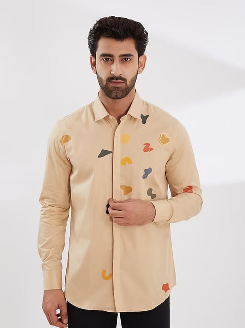 HE SPOKE Beige Cotton Lycra Tailored fit Print Casual Shirt