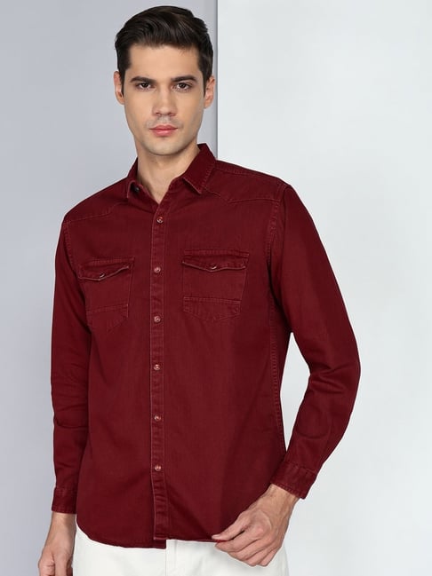 Kuons Avenue Wine Red Slim Fit Solid Casual Denim Shirt