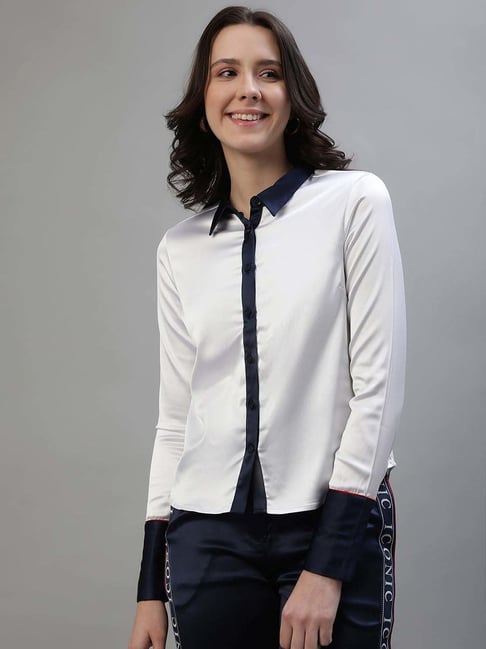 clothing a plain white shirt