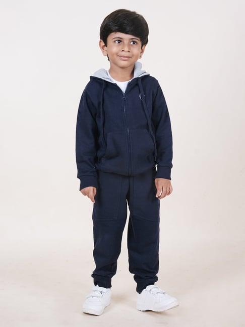 Kiddopanti Boys Navy Solid Full Sleeves Hoodie with Trackpants-picture-30
