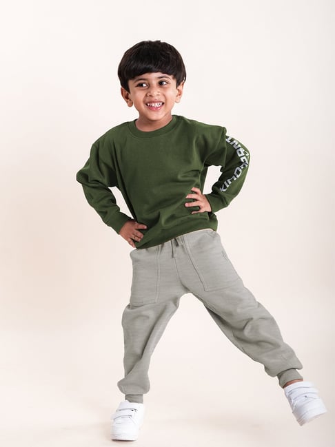 Kiddopanti Boys Green & Grey Melange Solid Full Sleeves Sweatshirt with Trackpants-picture-24