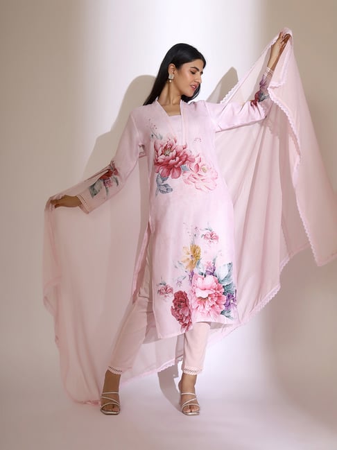 Ishin Pink Embroidered Kurta With Pant & Dupatta