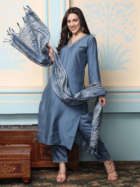 Ishin Grey Embroidered Kurta With Pant & Dupatta