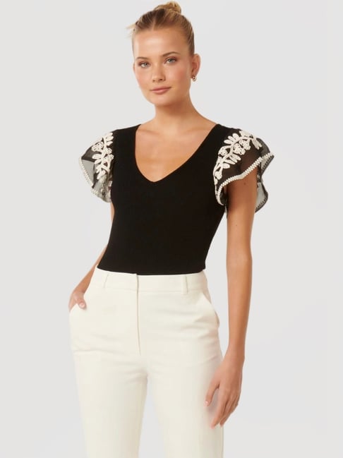 HIAND frill cup in ribbed knit