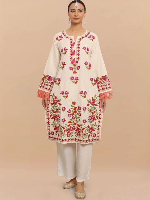 House of Kari Off White Falak Kashmiri Long Kurta-picture-36