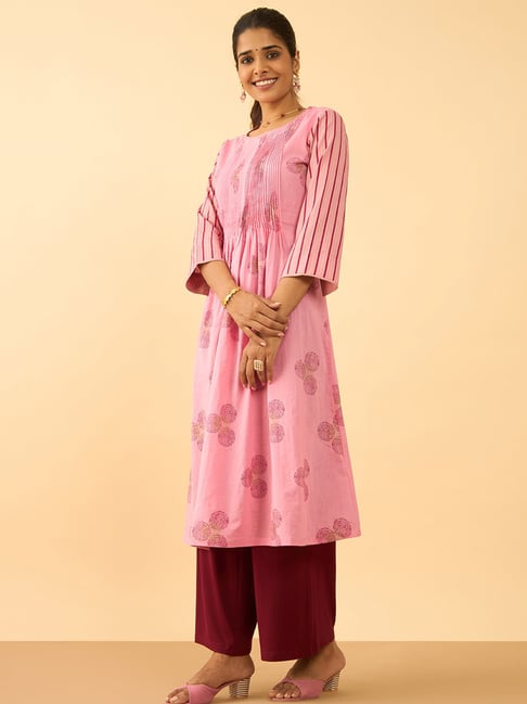 Taneira Dark Pink Cotton Regular Fit Geometric Kurta-picture-40