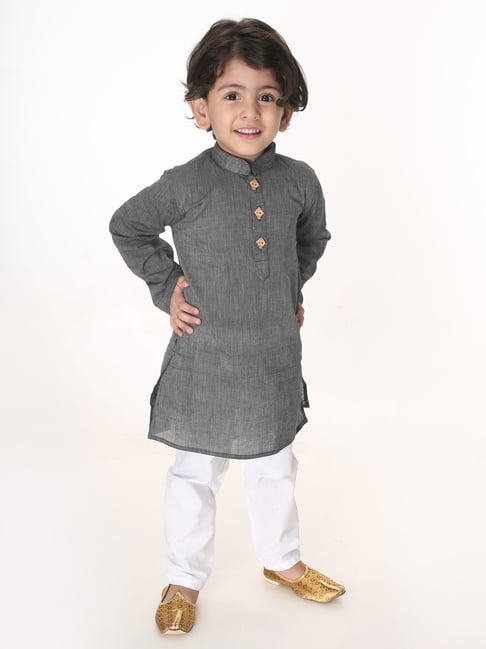 VASTRAMAY Boys Black Cotton Self Kurta-picture-29