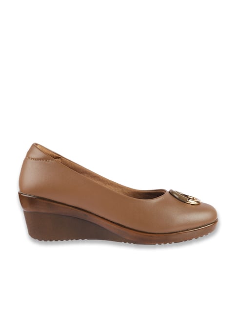 Metro Women's Brown Wedge Pumps