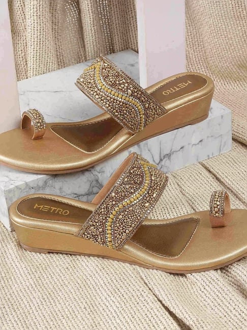 Metro Women's Gold Toe Ring Wedges