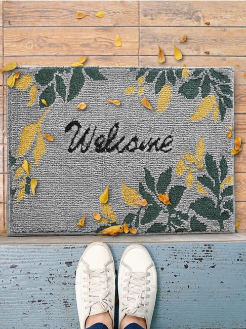 Saral Home Grey Polyester Geometric Door Mat