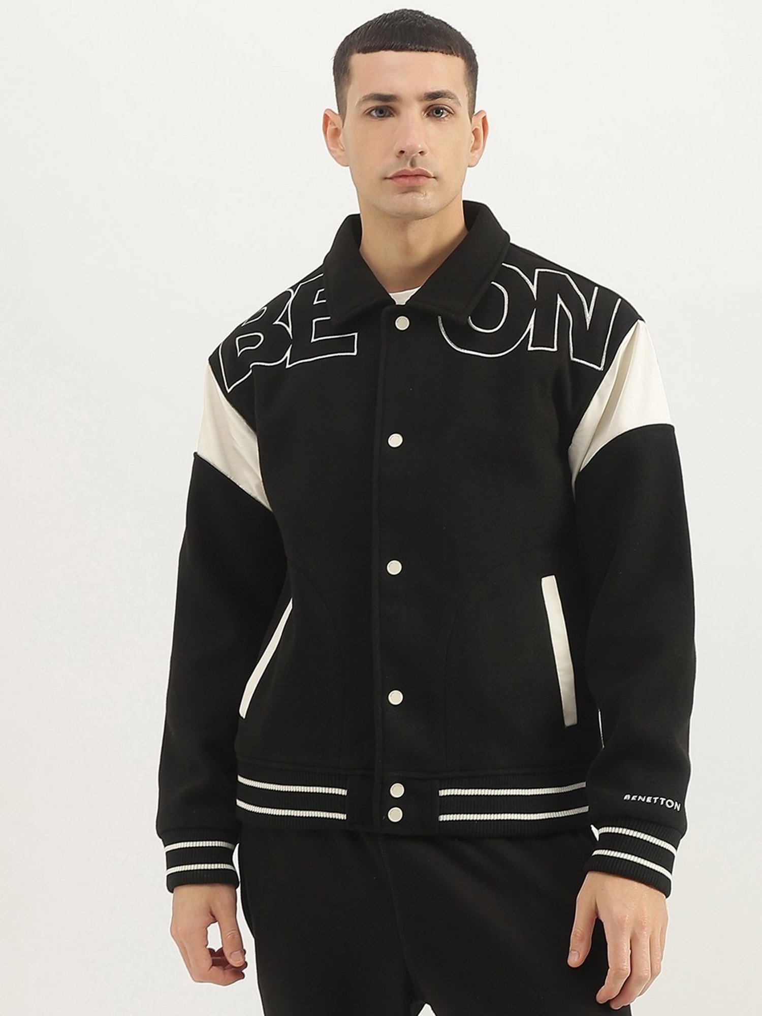 UNITED COLORS OF BENETTON 黒ジャケットMサイズ UNITED COLORS OF BENETTON. ユナイテッド カラーズ オブ