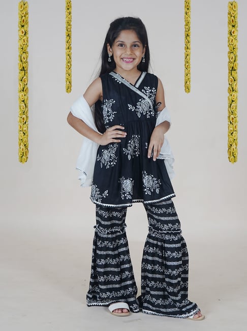 Kiddopanti Black Cotton Regular Printed Suit Sets-picture-22