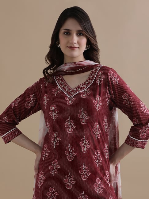 Jaipur Kurti Maroon Pure Cotton Regular Fit Embroidery Suit Sets
