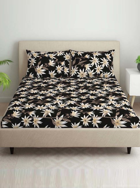 Welspun Dazzle Black & White 105 TC Microfiber Double Bedsheet with 2 Pillow Covers