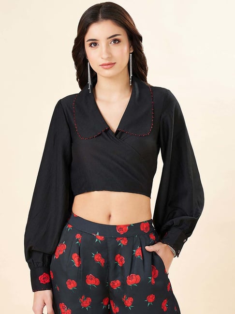 Akkriti by Pantaloons Black Plain Crop Top