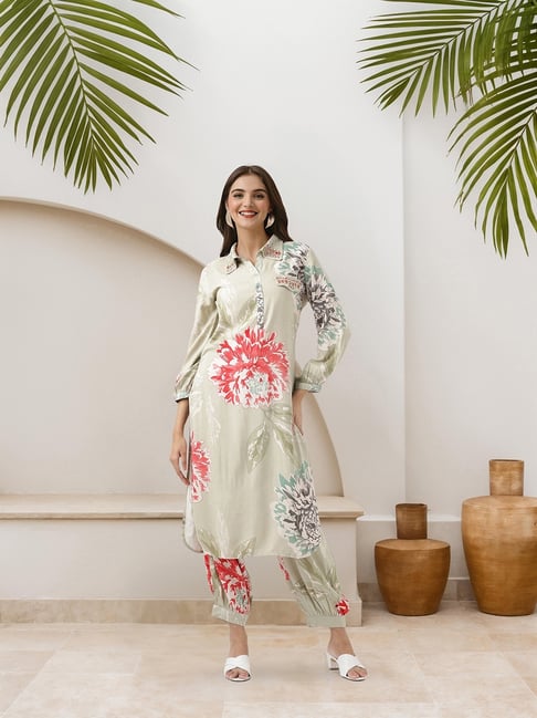 Ishin Green Viscose Rayon Floral 3/4th sleeve Kurta Sets