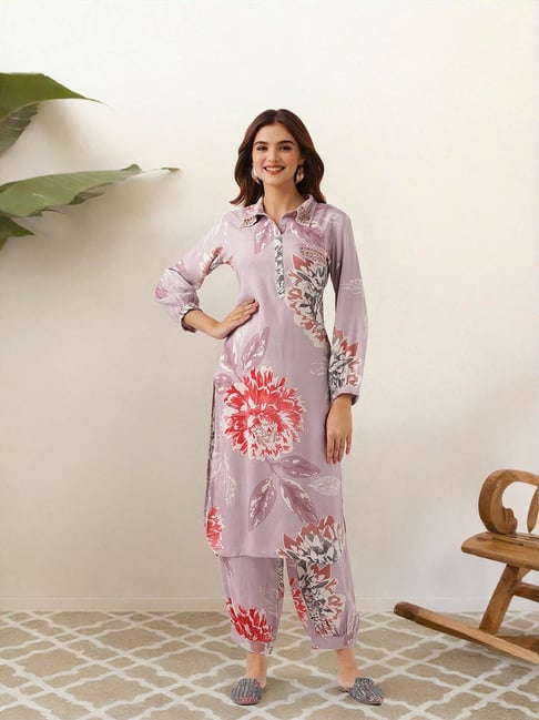 Ishin Purple Viscose Rayon Floral 3/4th sleeve Kurta Sets