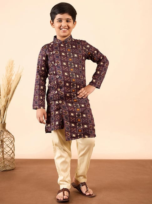 StyloBug Boys Brown Cotton Printed Kurta Set-picture-13