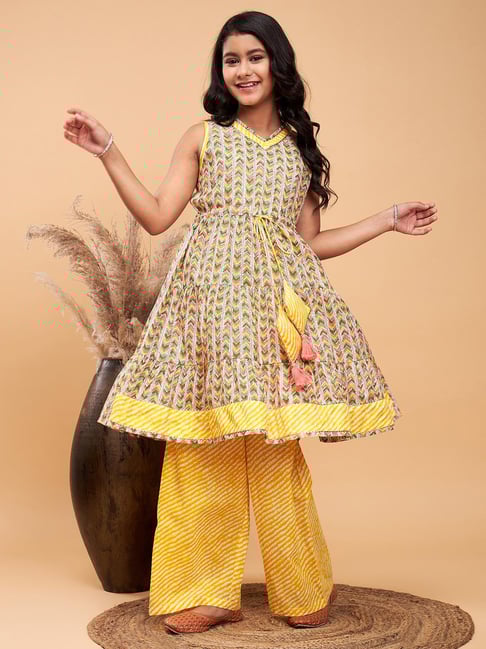 StyloBug Girls Multi Cotton Printed Kurti Set