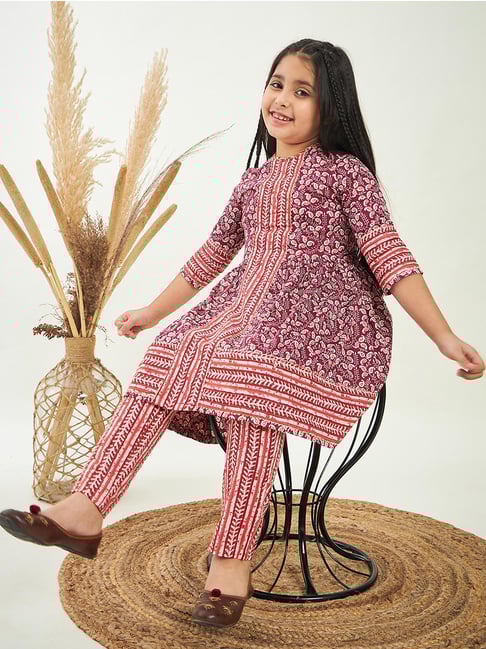 StyloBug Girls Maroon Cotton Printed Kurti Set-picture-12