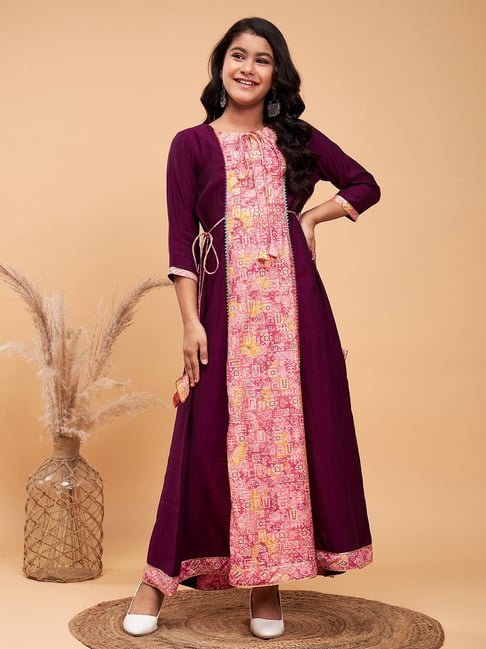 StyloBug Girls Purple Printed Kurti Set