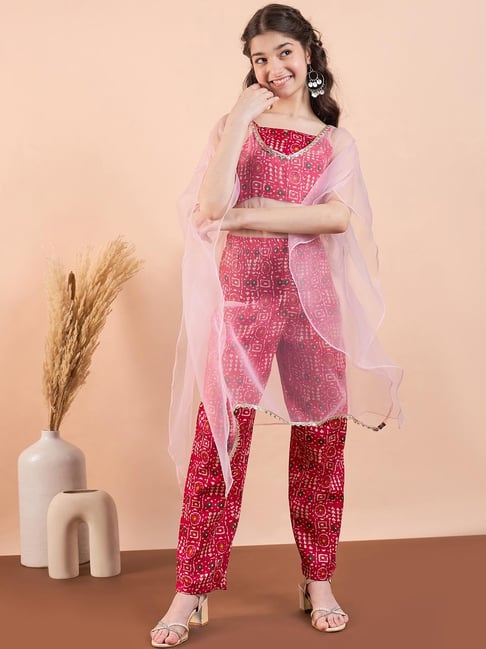 StyloBug Girls Pink Cotton Printed Kurti Set