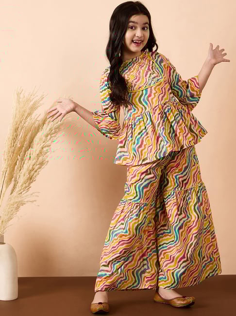 StyloBug Girls Multi Cotton All over Print Kurti Set