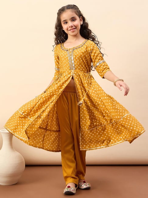 StyloBug Girls Yellow All over Print Kurti Set
