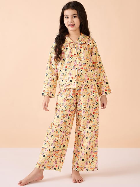 StyloBug Girls Yellow Printed Night Suit
