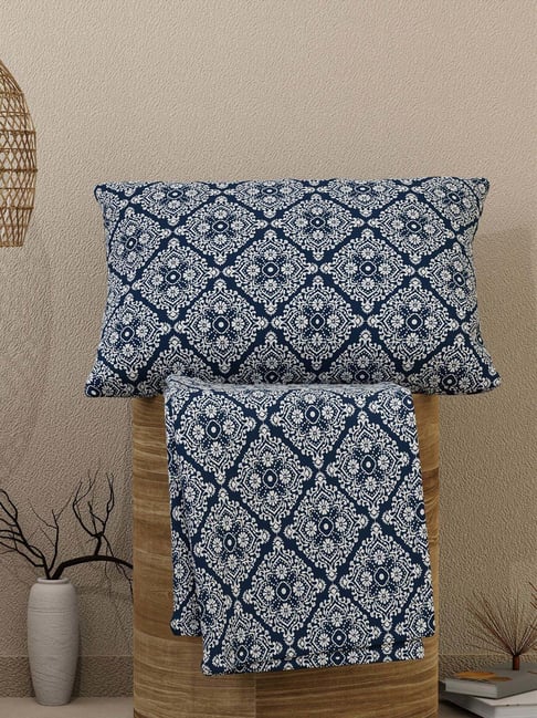 Layers Emaline Blue Cotton 144 TC Double Bedsheet with Pillow Covers