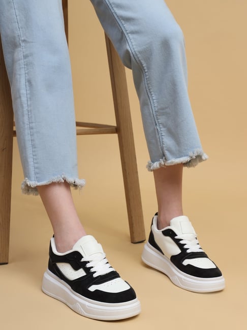 Truffle Collection Women Black Sneaker