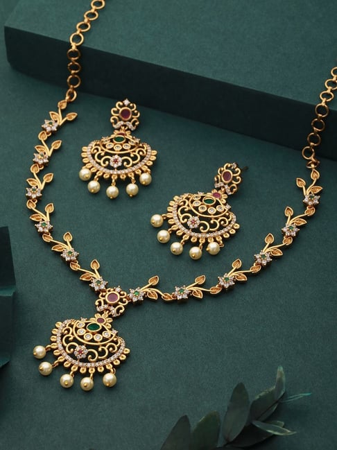 Premium gold necklace with luxurious craftsmanship.