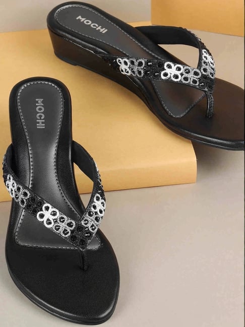 Mochi Women's Black Thong Wedges