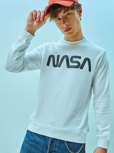 Bewakoof White Regular Fit Graphic Print Sweatshirt-picture-46