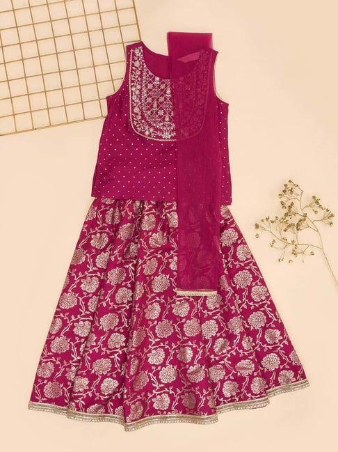 Akkriti by Pantaloons Girls Lilac Rose Solid Lehenga Cholis-picture-37