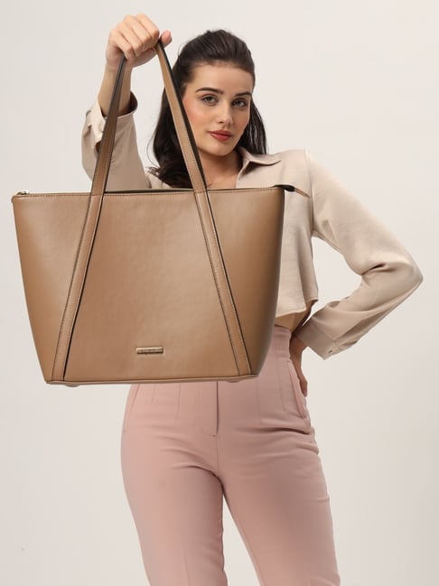 THE GUSTO Beige Solid Medium Tote Handbag