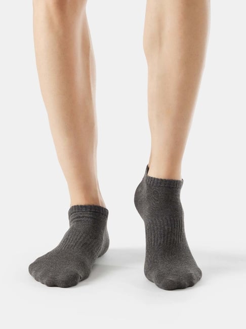 Jockey 7097 Men's Compact Cotton Stretch Low Show Socks With Stay Fresh  Treatment (Pack of 3)