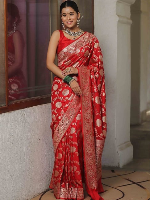 Jewellery Set For Red Silk Saree Buy Anjaneya Sarees Red Banarasi