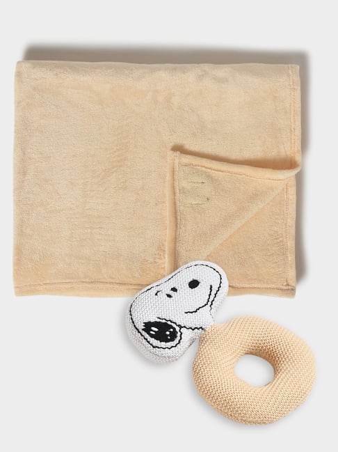 MiArcus Baby New Born Essentials Gift Set Hamper Including Blanket Snoopy  Rattle Toy