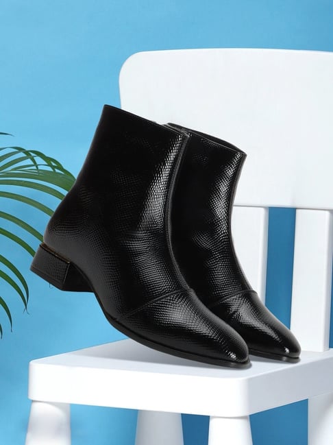 Carlton London Women's Black Casual Booties