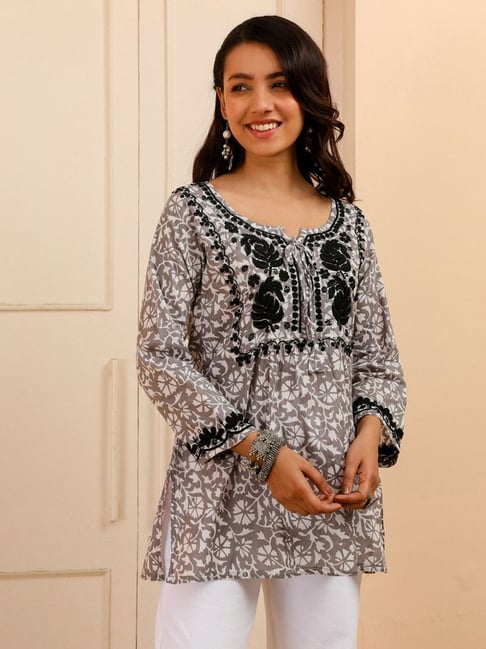 House of Chikankari Grey Cotton Chikankari 3/4th Sleeve Kurti-picture-11