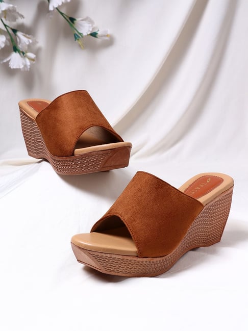 Trase Women's Tan Casual Wedges-picture-23