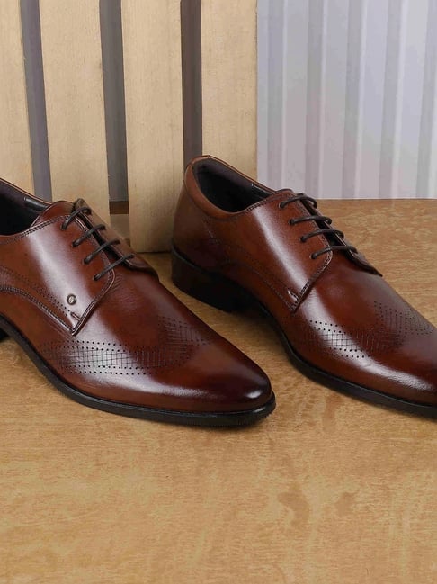 mochi men's tan derby shoes